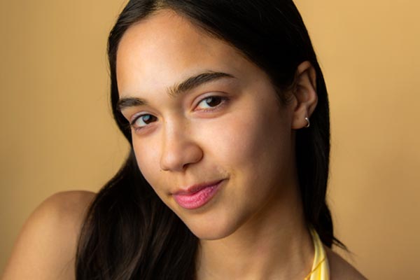 Image of model with a plain face with no Cotz product on their face